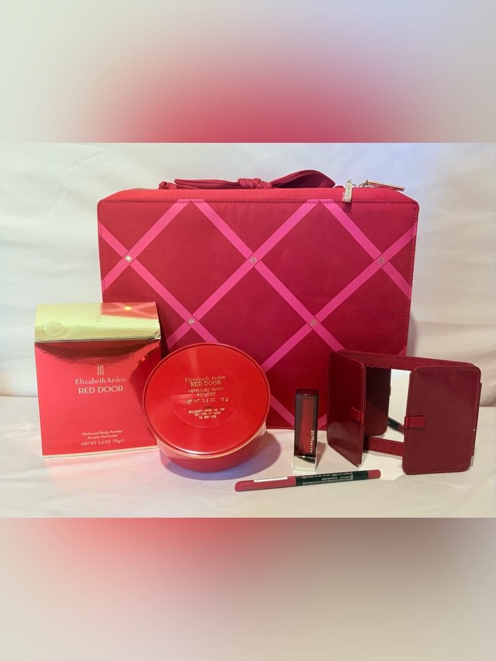 Estée Lauder Travel Suitcase Powder Set